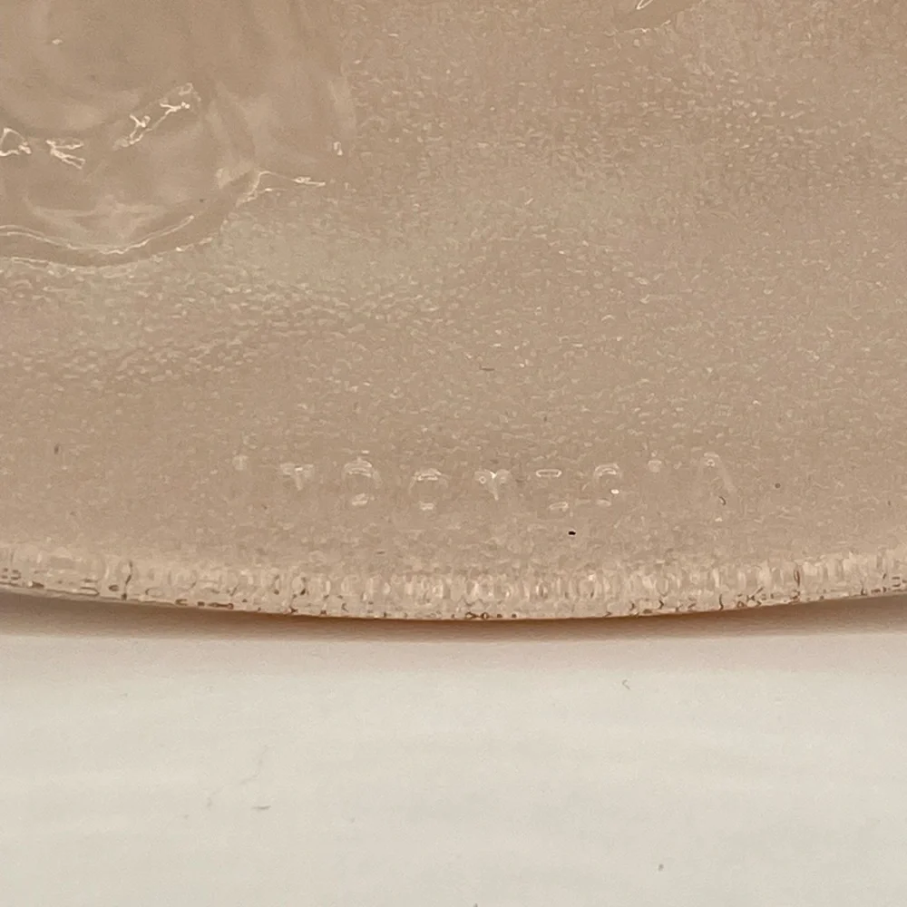 Firna Indonesia pink glass salad plates. Rose pattern pressed glass. Vintage. - Picture 4 of 6